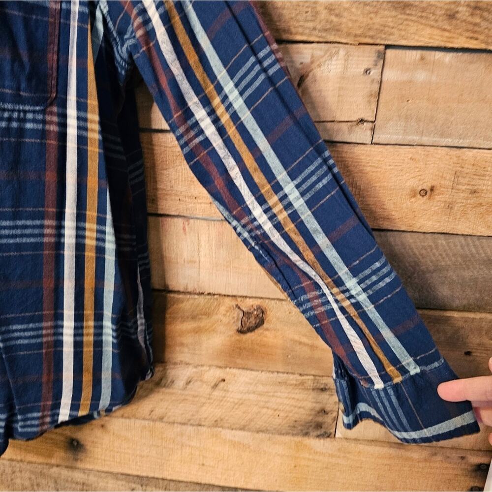 SALE-SO women's dark plaid design button down shirt size Large - Picture 8 of 11